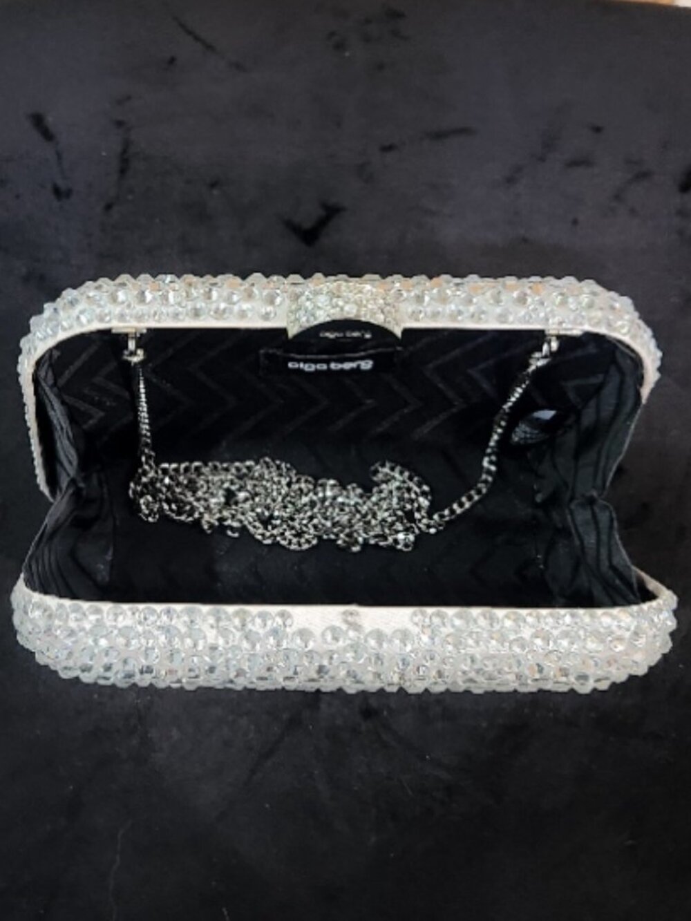 💥SHOWSTOPPER!💥OLGA BERG CASEY HOT FIX CLUTCH / SHOULDER BAG in SILVER - Picture 13 of 16